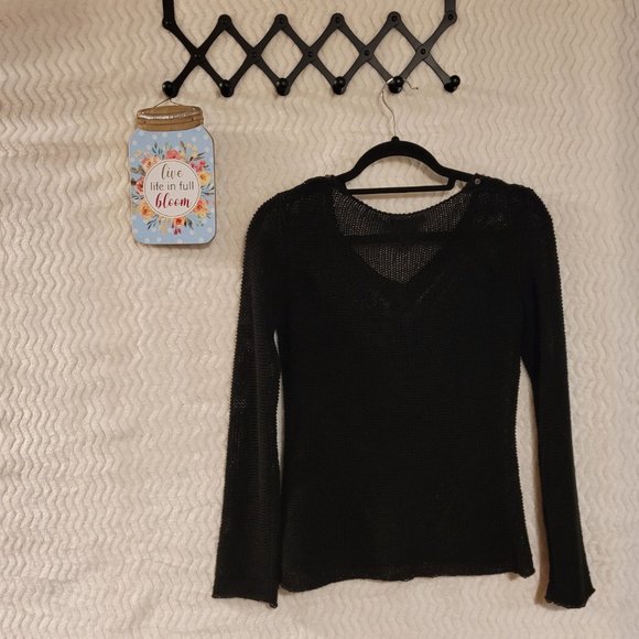 BCBG Max Azria  Long Sleeve knit top w/Wood circles & hearts. Size Small - Picture 4 of 7